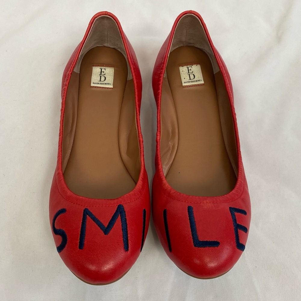 ELLEN DEGENERES leather “smile” flats